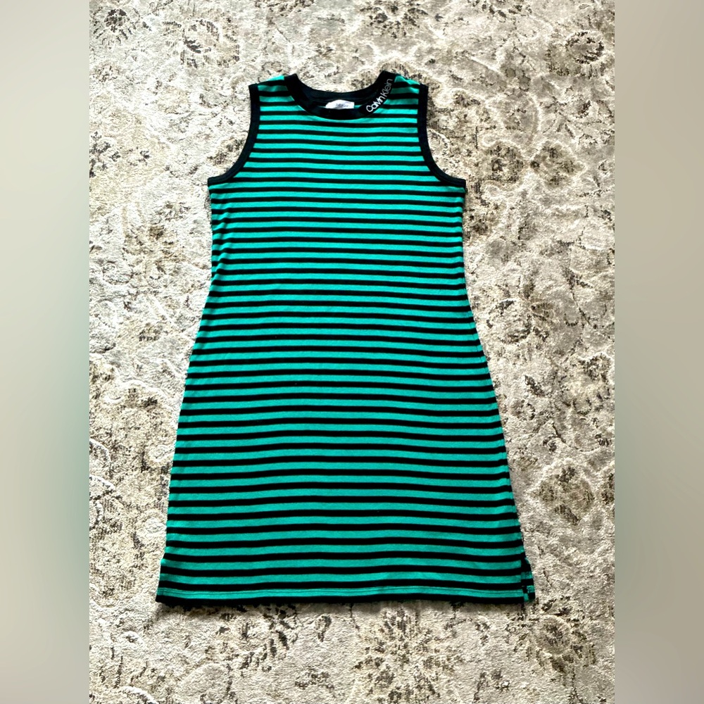 Cute CALVIN KLEIN casual dress๐๐ค๐ - Picture 4 of 10